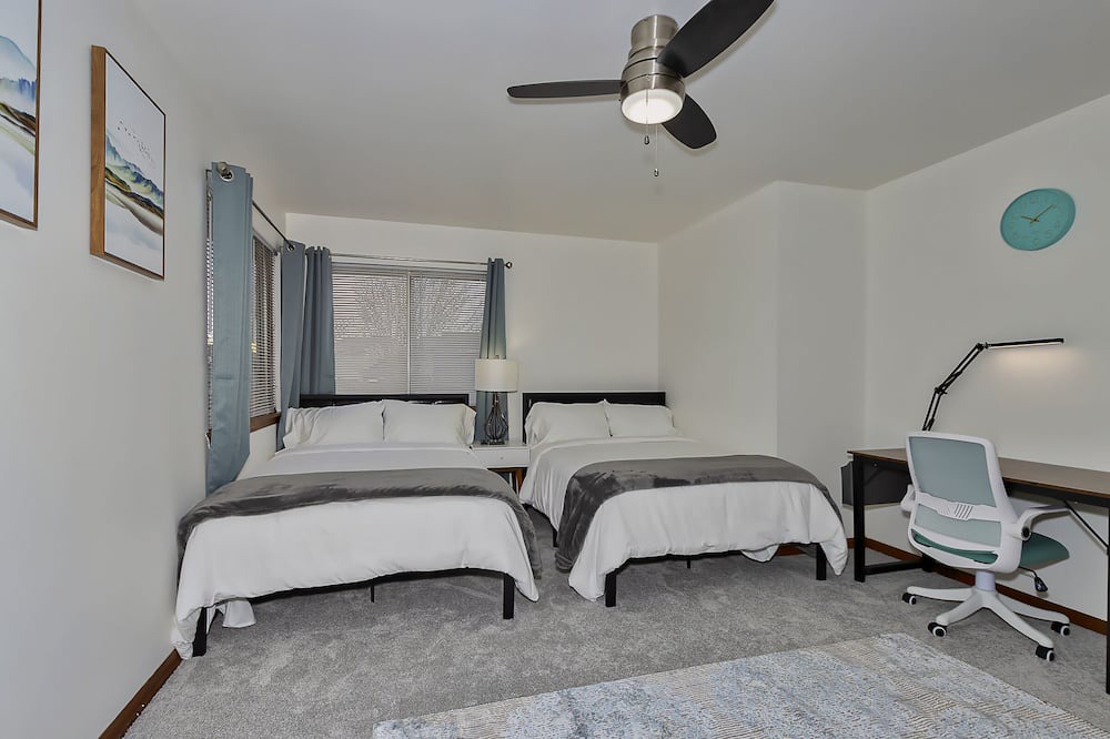 Photo of Bedroom in Round Lake Beach