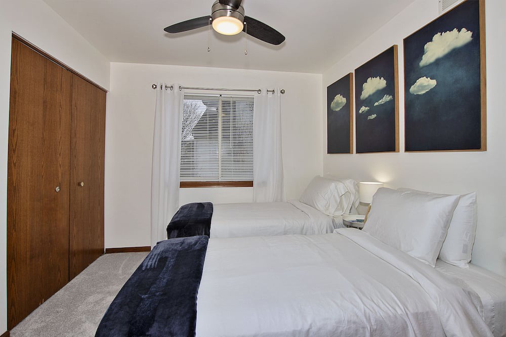 Photo of Bedroom in Round Lake Beach