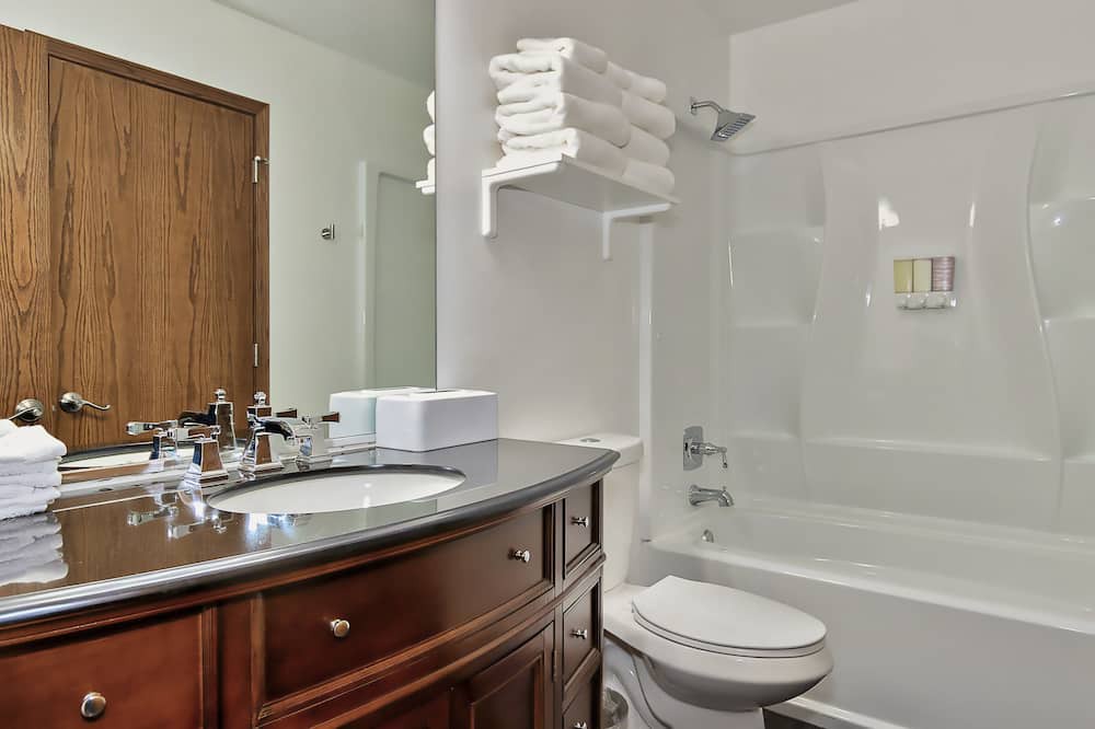 Photo of Bathroom in Round Lake Beach