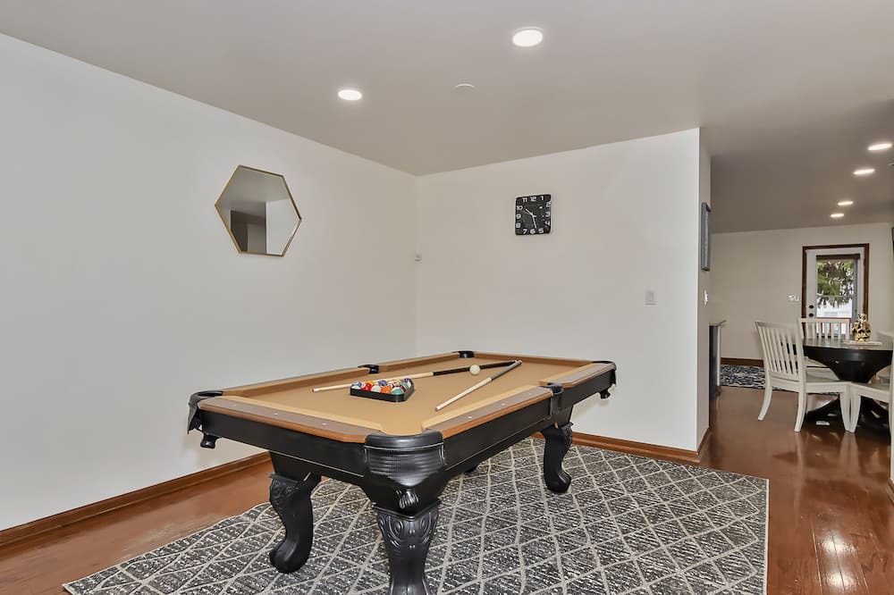 Photo of Bedroom in Round Lake Beach