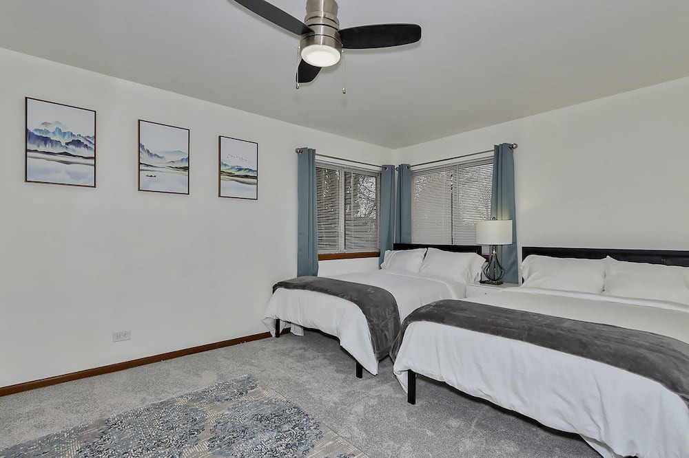 Photo of Bedroom in Round Lake Beach