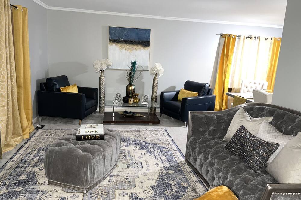 Photo of Livingroom in Lisle