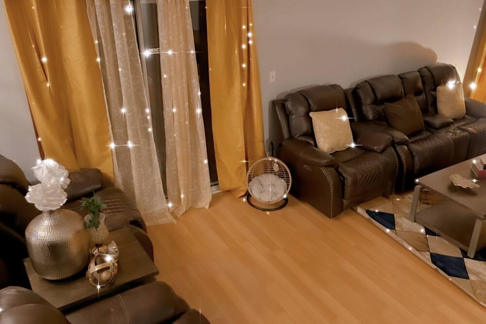 Photo of Livingroom in Lisle