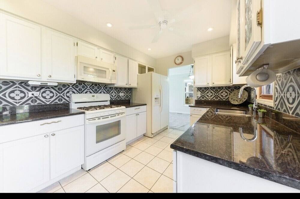 Photo of Kitchen in Lisle