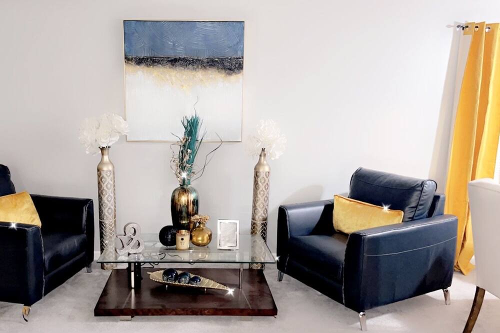Photo of Livingroom in Lisle