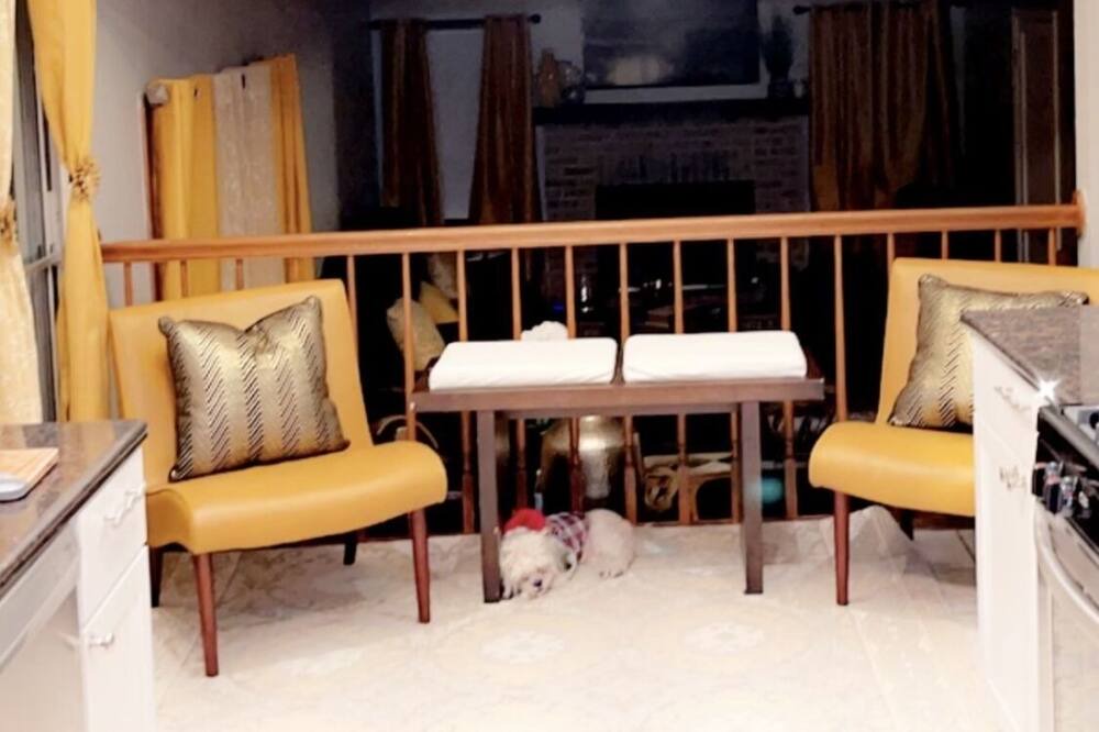 Photo of Livingroom in Lisle