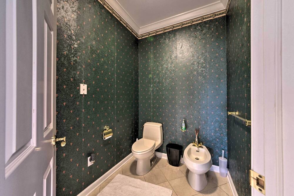 Photo of Bathroom in Carbondale