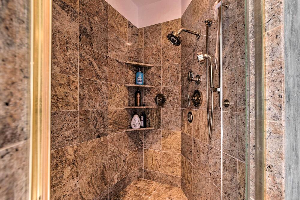 Photo of Bathroom in Carbondale