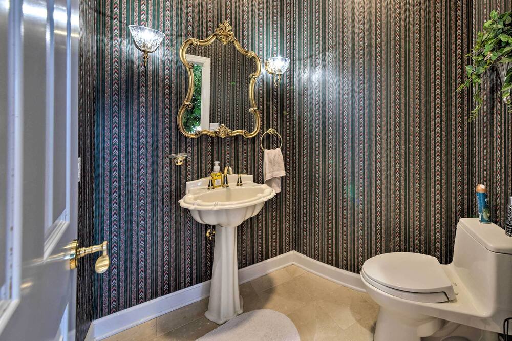 Photo of Bathroom in Carbondale
