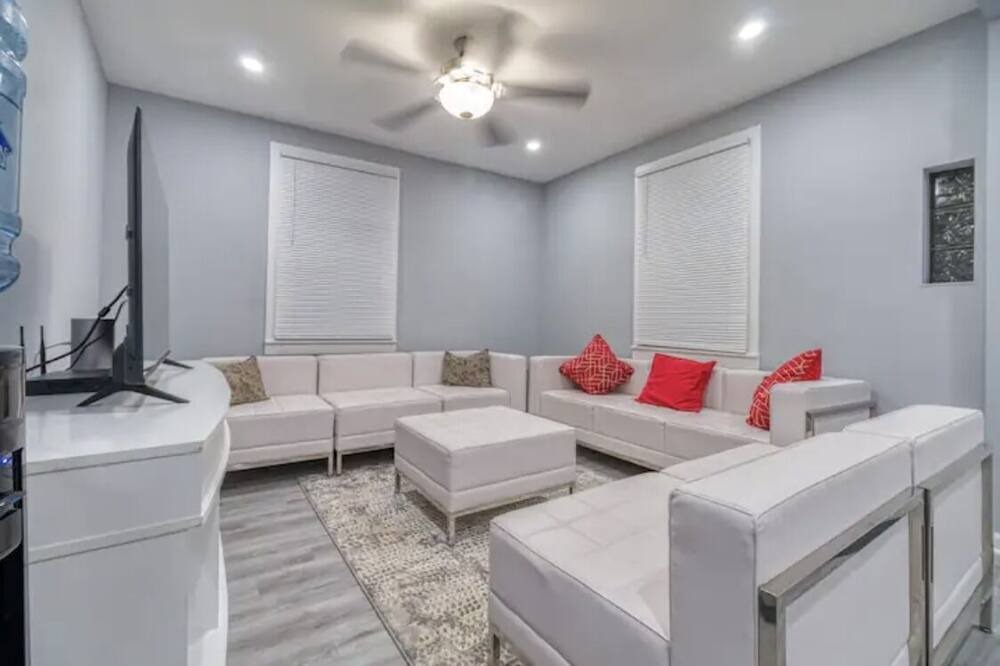 Photo of Bedroom in Wood Dale