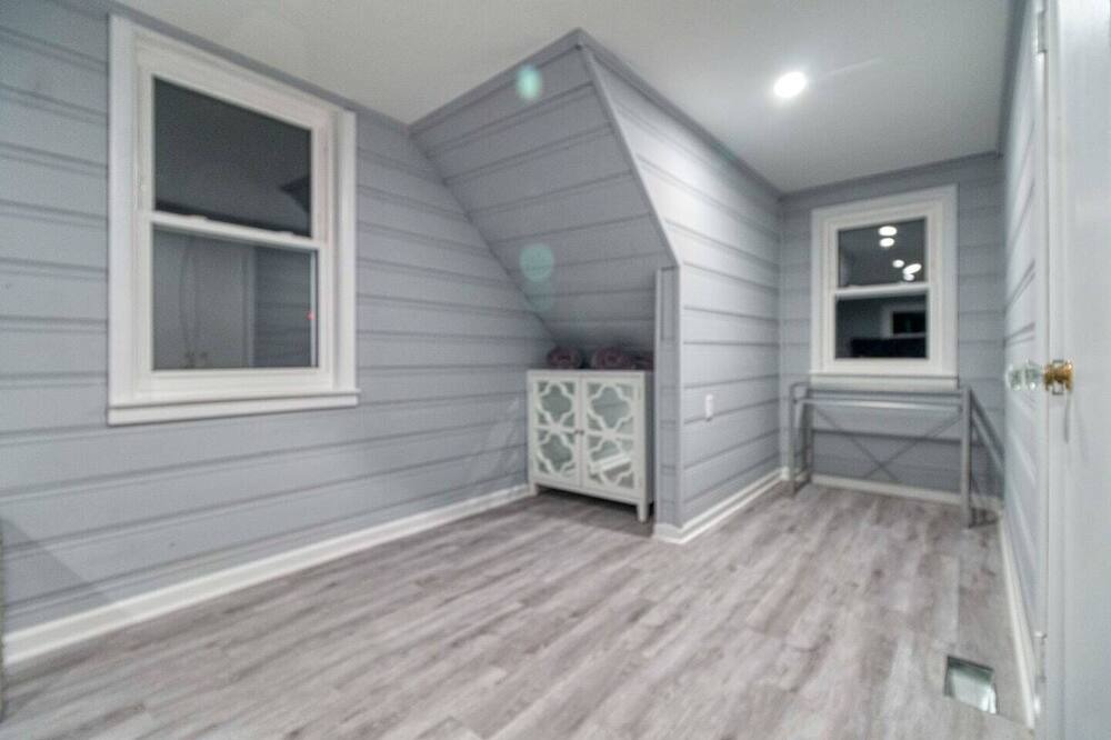 Photo of Bedroom in Wood Dale