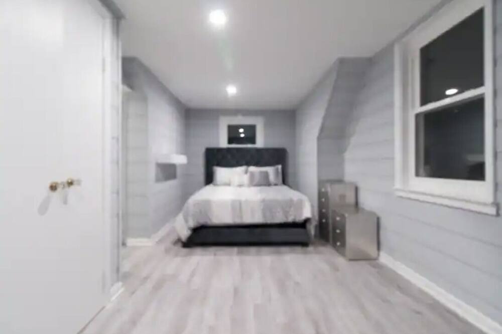 Photo of Bedroom in Wood Dale