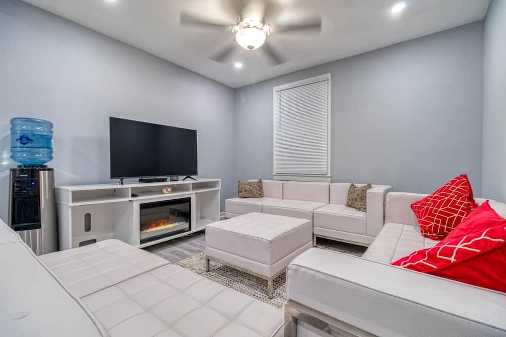 Photo of Livingroom in Wood Dale