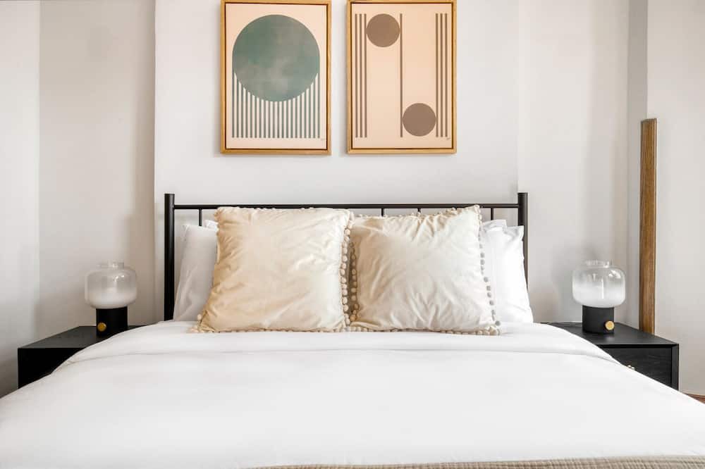 Photo of Bedroom in Wrigleyville