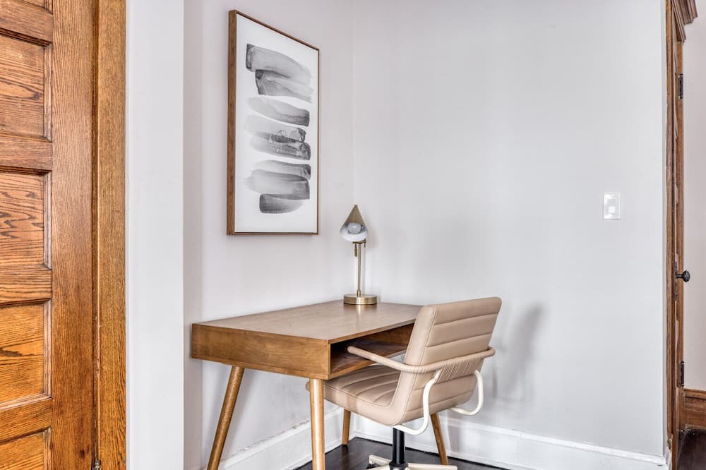 Photo of Bedroom in Wrigleyville