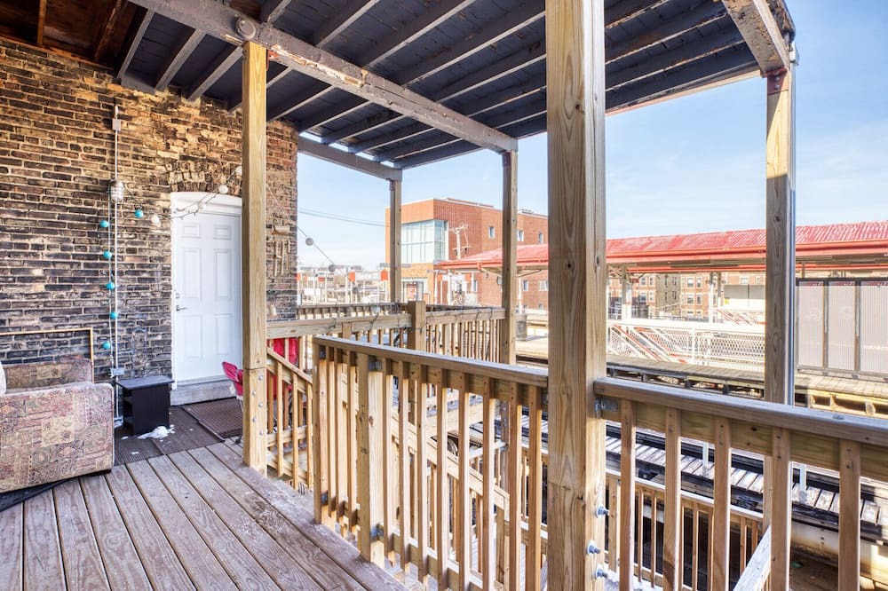 Photo of Patio Balcony in Wrigleyville