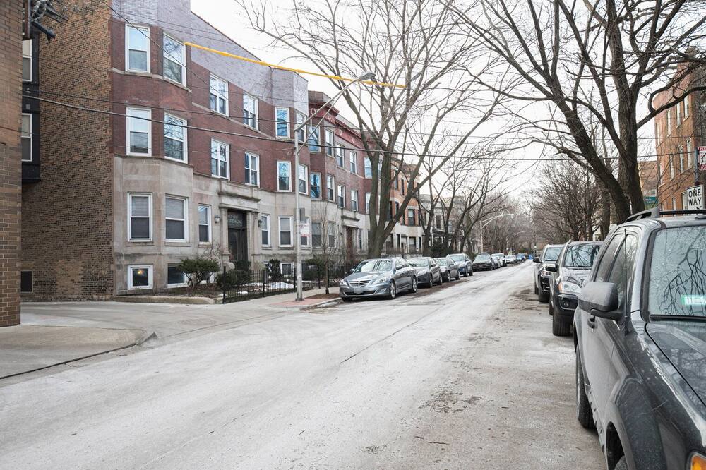 Photo of Outdoor in Wrigleyville