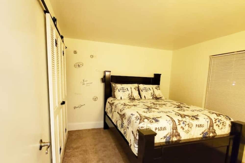 Photo of Bedroom in Mitchell