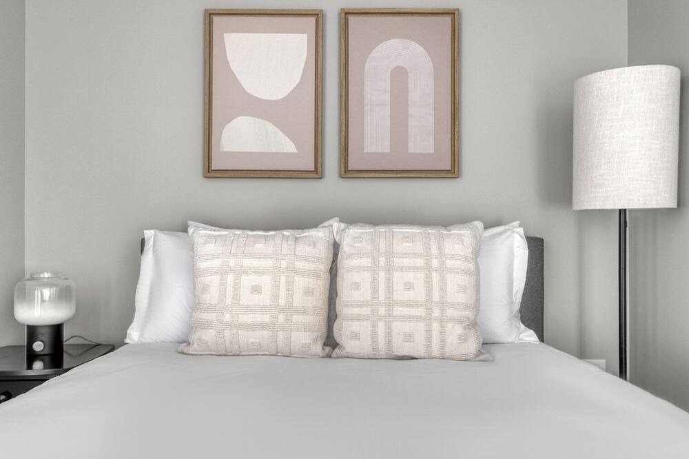Photo of Bedroom in Near West Side
