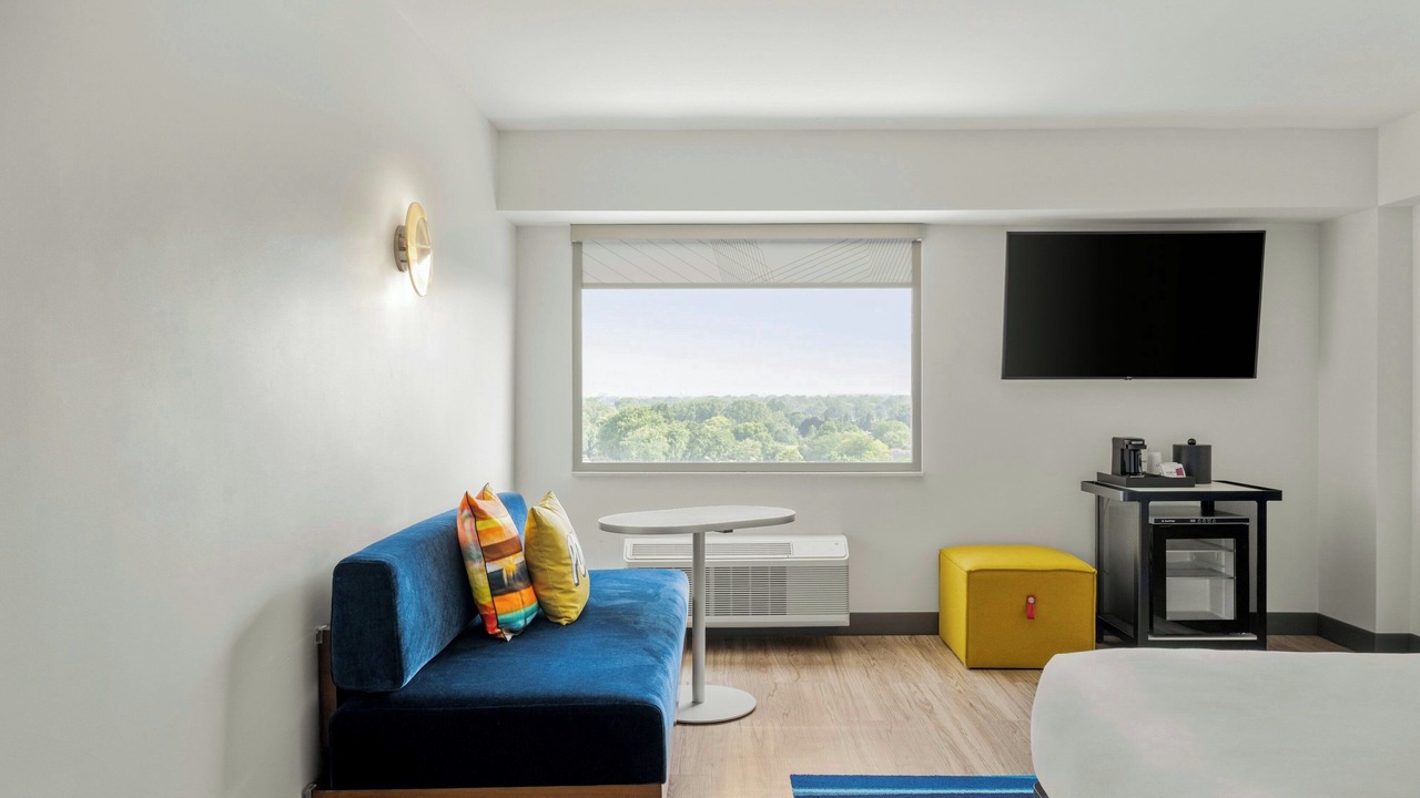 Photo of Bedroom in Rolling Meadows