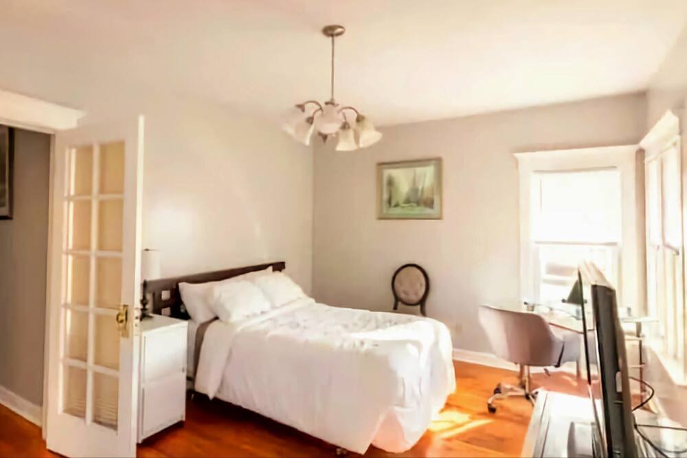 Photo of Bedroom in Oak Park