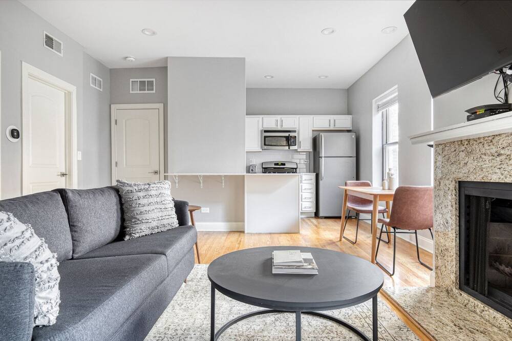 Photo of Livingroom in Lakeview