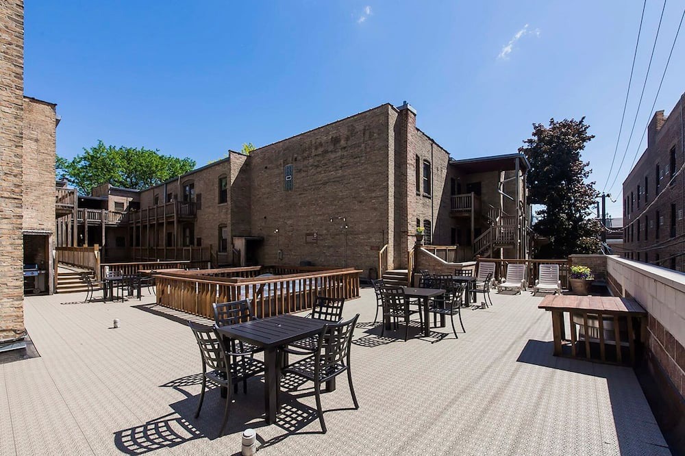 Photo of Outdoor in Lakeview