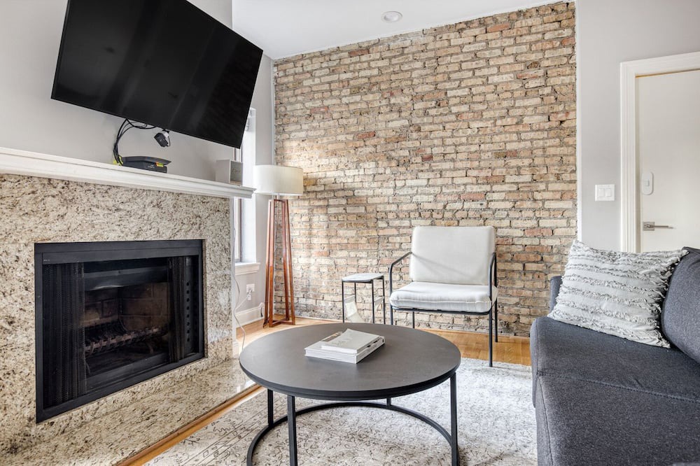 Photo of Livingroom in Lakeview