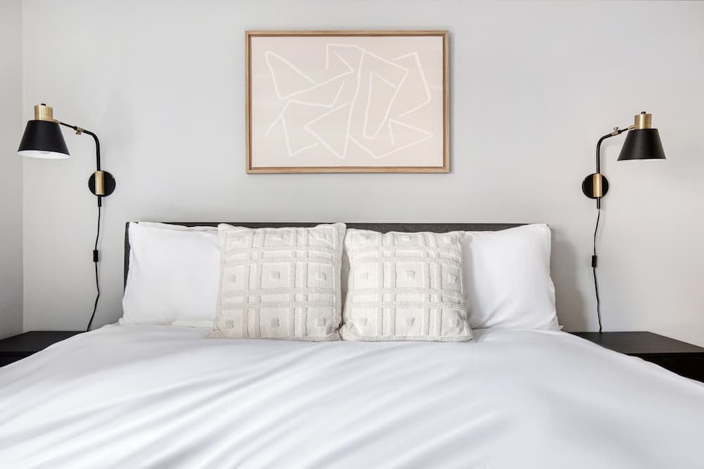 Photo of Bedroom in Lakeview