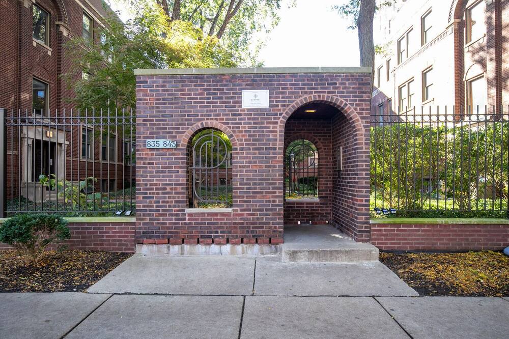 Photo of Outdoor in Lakeview