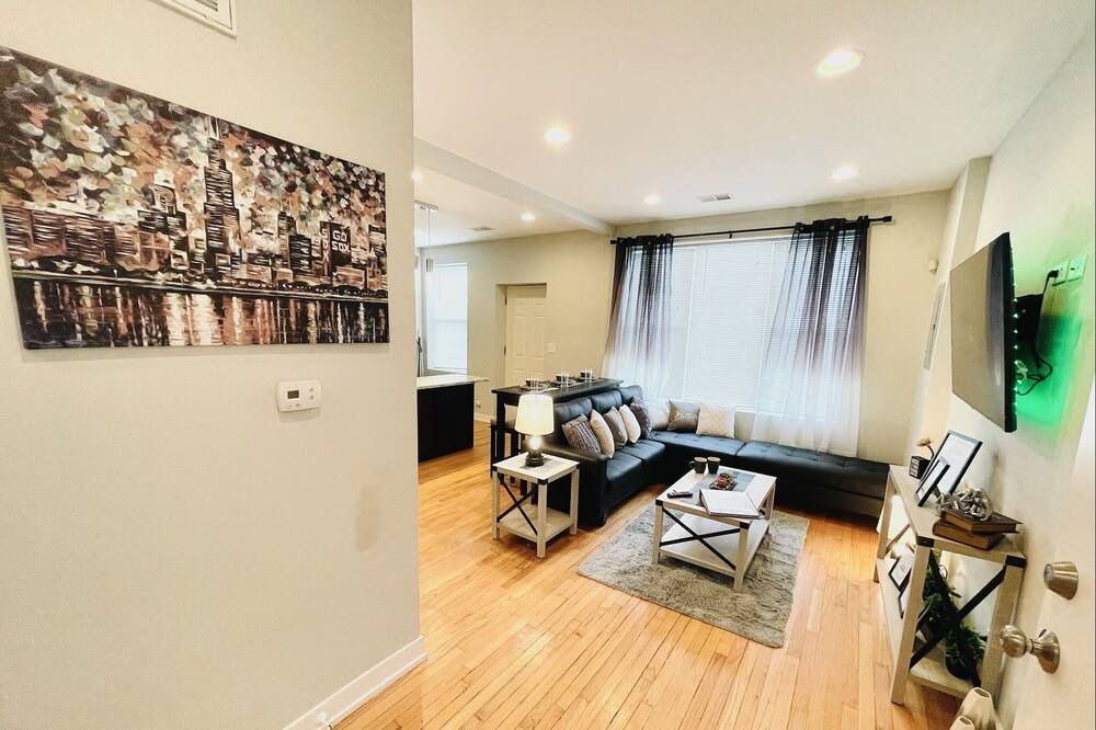 Photo of Livingroom in Tri-Taylor