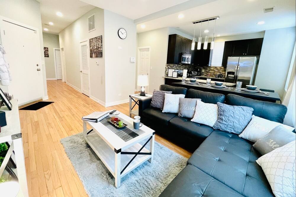 Photo of Livingroom in Tri-Taylor