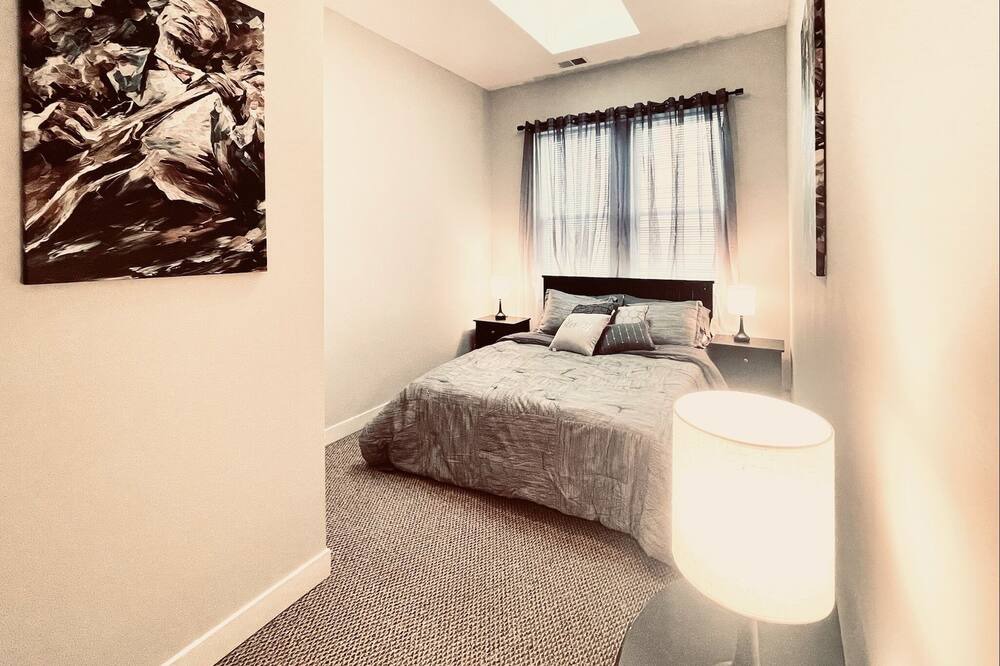 Photo of Bedroom in Tri-Taylor