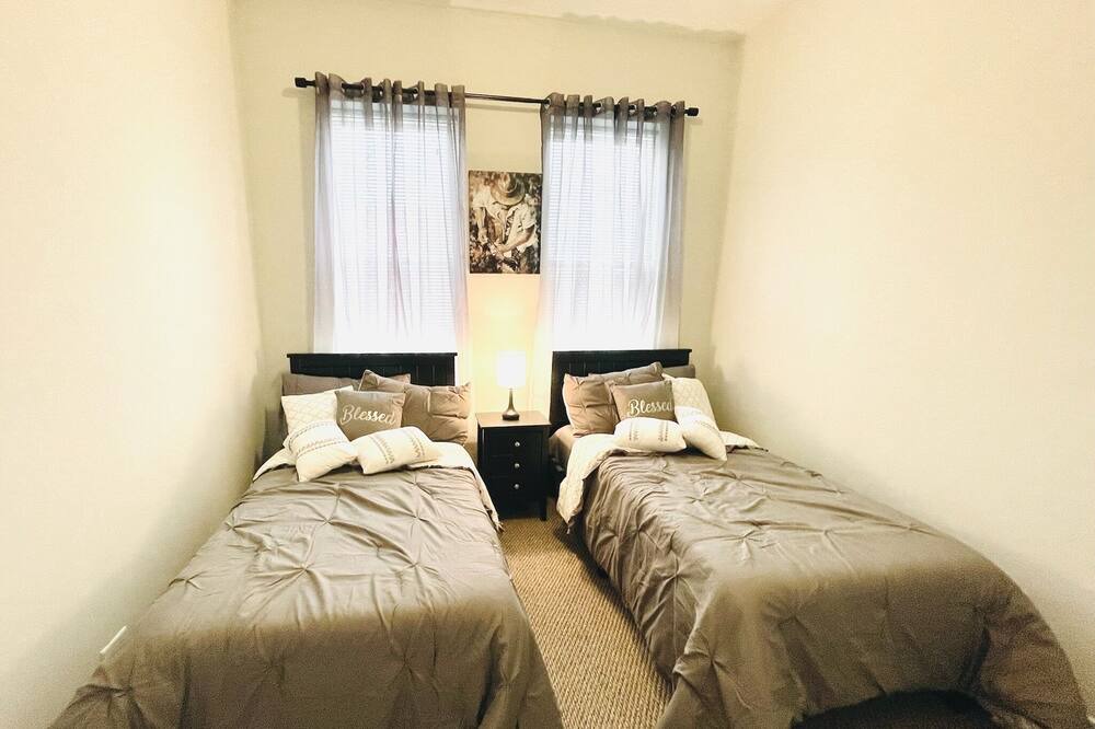 Photo of Bedroom in Tri-Taylor
