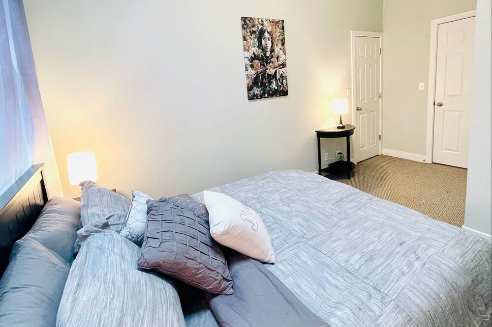 Photo of Bedroom in Tri-Taylor