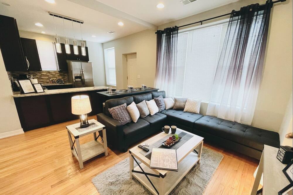 Photo of Livingroom in Tri-Taylor