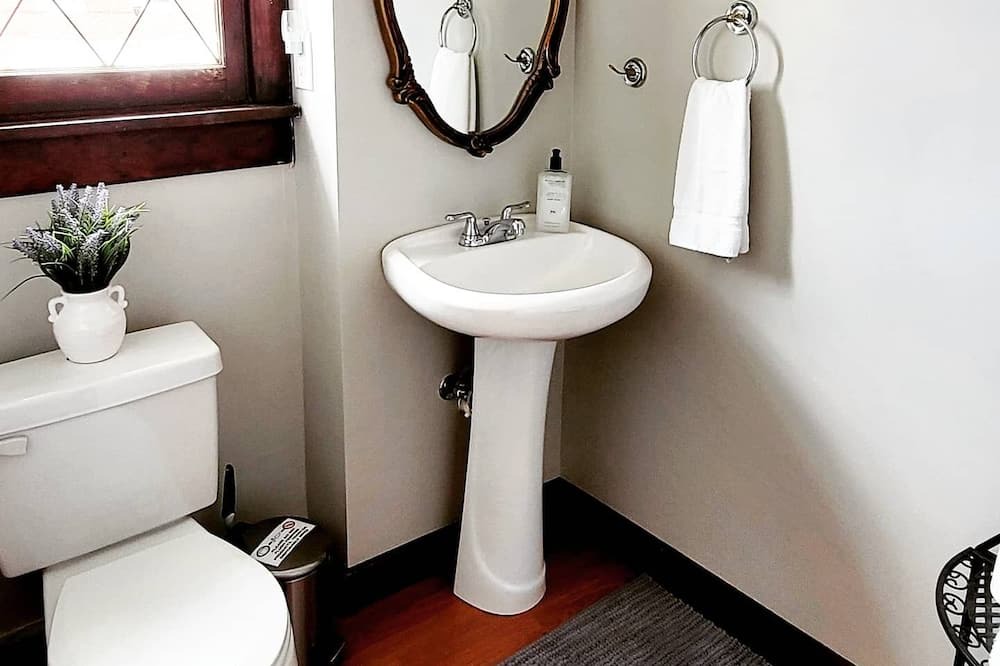 Photo of Bathroom in Grafton