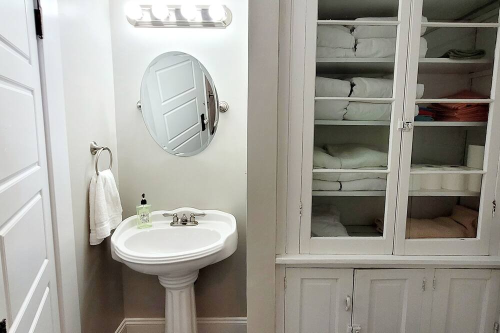 Photo of Bathroom in Grafton