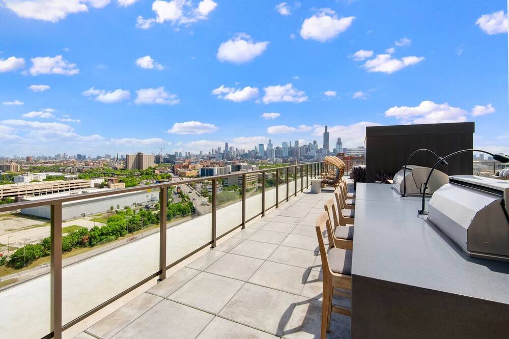 Photo of Patio Balcony in Illinois Medical District
