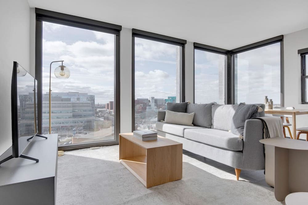 Photo of Livingroom in Illinois Medical District