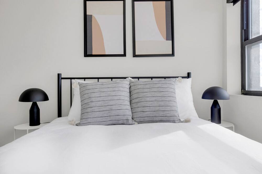 Photo of Bedroom in Illinois Medical District