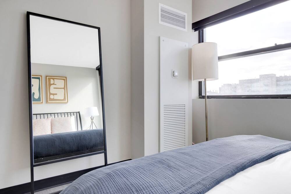 Photo of Bedroom in Illinois Medical District