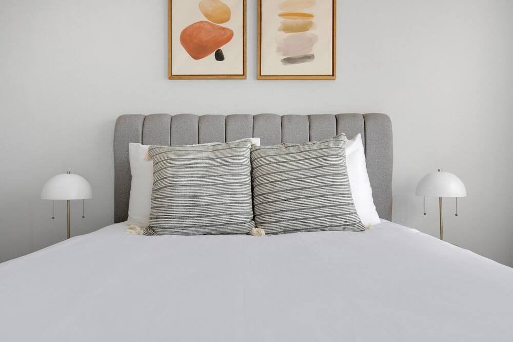 Photo of Bedroom in Evanston