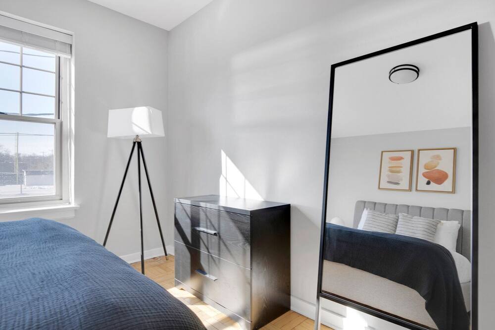 Photo of Bedroom in Evanston