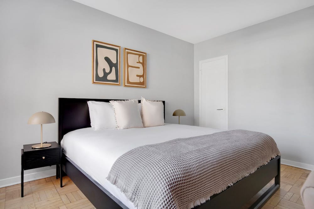 Photo of Bedroom in Evanston