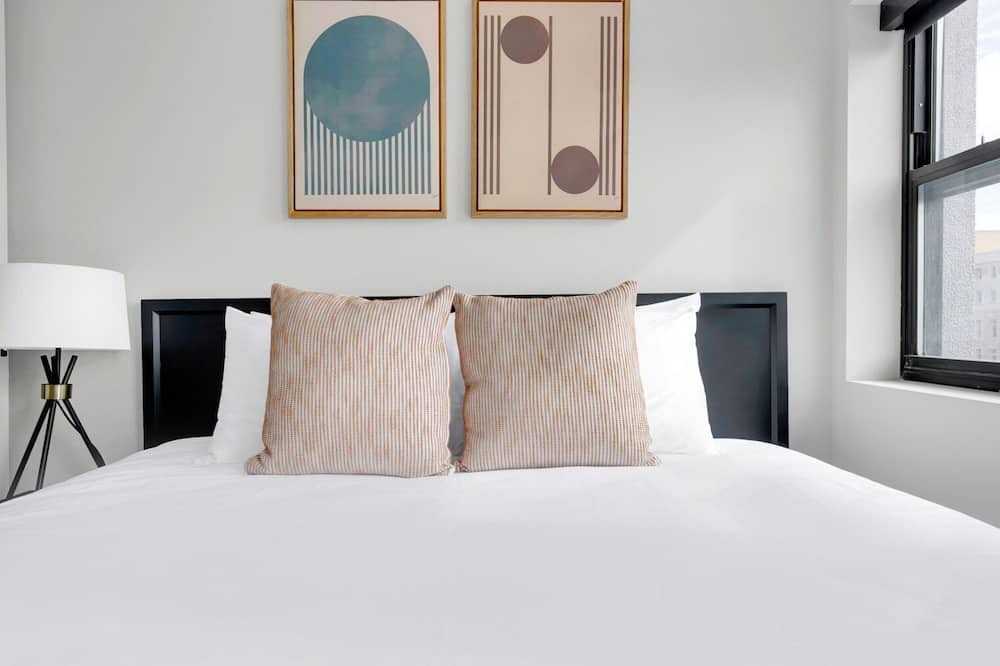 Photo of Bedroom in Illinois Medical District