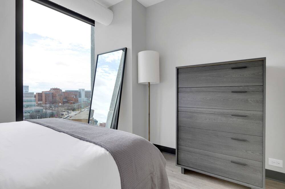 Photo of Bedroom in Illinois Medical District