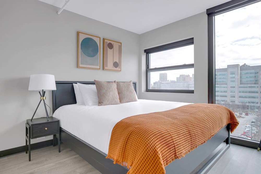 Photo of Bedroom in Illinois Medical District