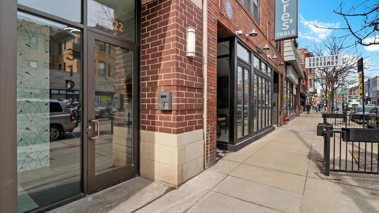Photo of Outdoor in Lake View East