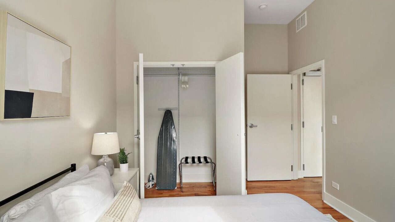 Photo of Bedroom in Lake View East